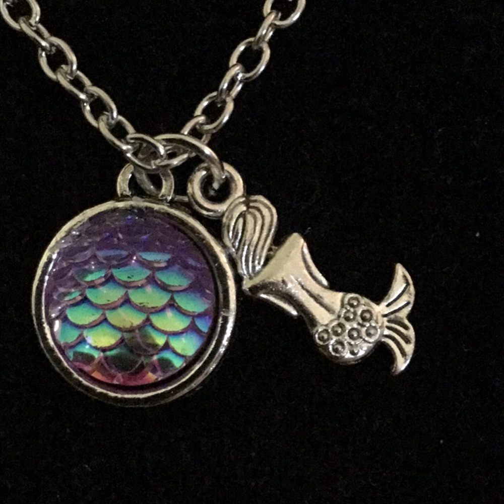 MERMAID and DISC of MERMAID SCALES NECKLACE - Picture 4 of 6